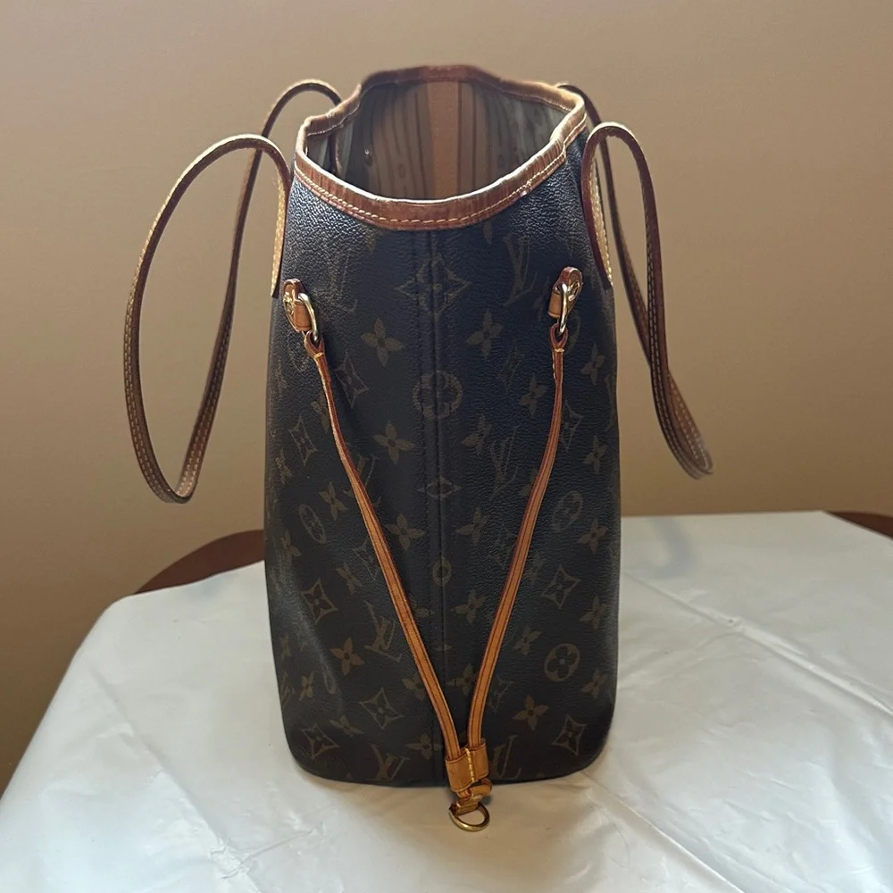Louis Vuitton Dark Brown Monogram Tote size MM Very good condition with tags - Picture 5 of 16
